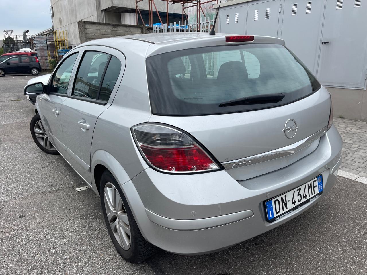 OPEL ASTRA 1.6 BENZINA-GPL 2028 EURO4 NEOPATENTATI