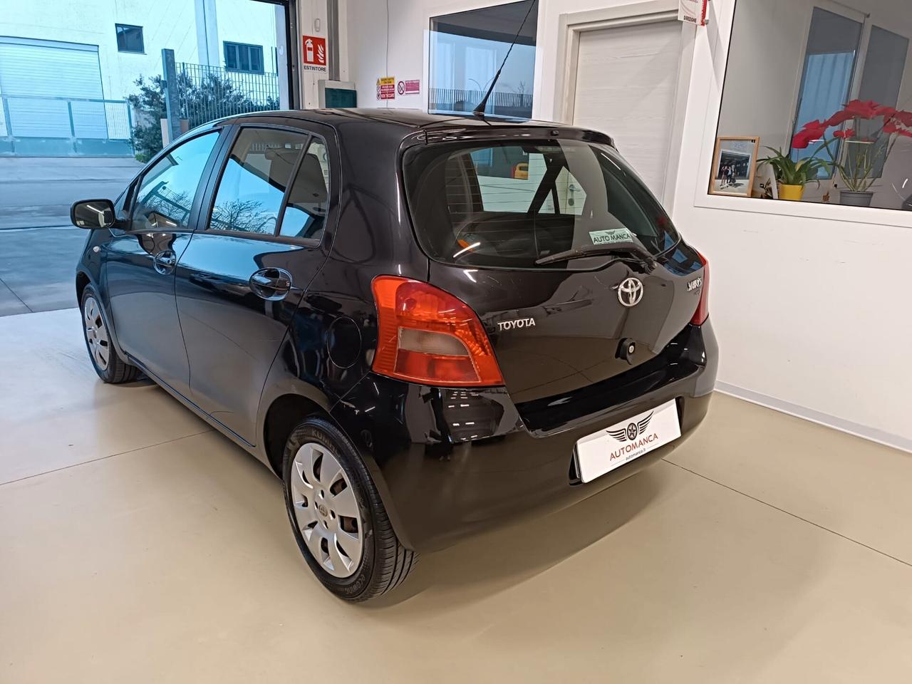 Toyota Yaris 1.3 5 porte Luna
