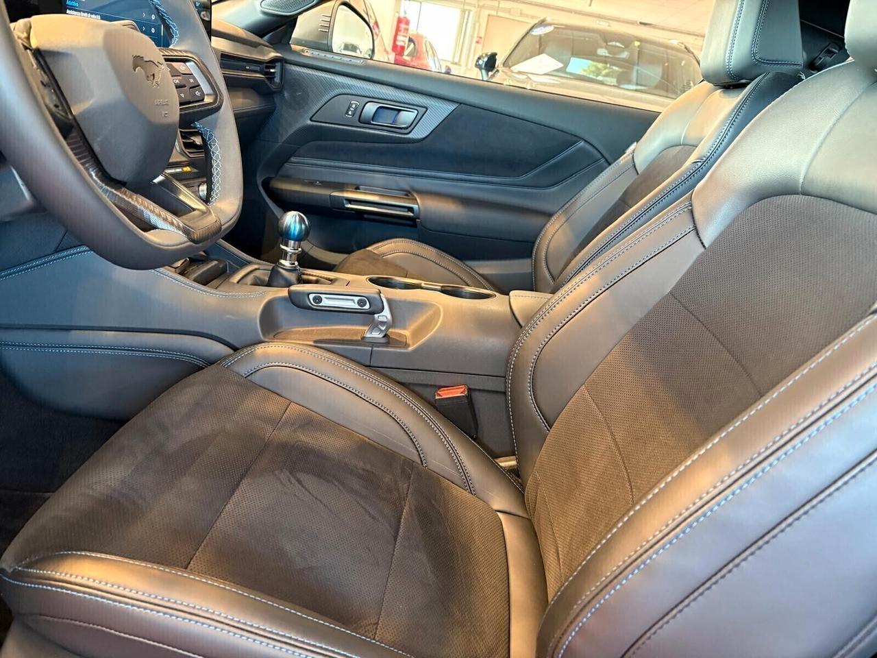 Ford Mustang Fastback DARK HORSE 5.0 V8 453 CV 6mt