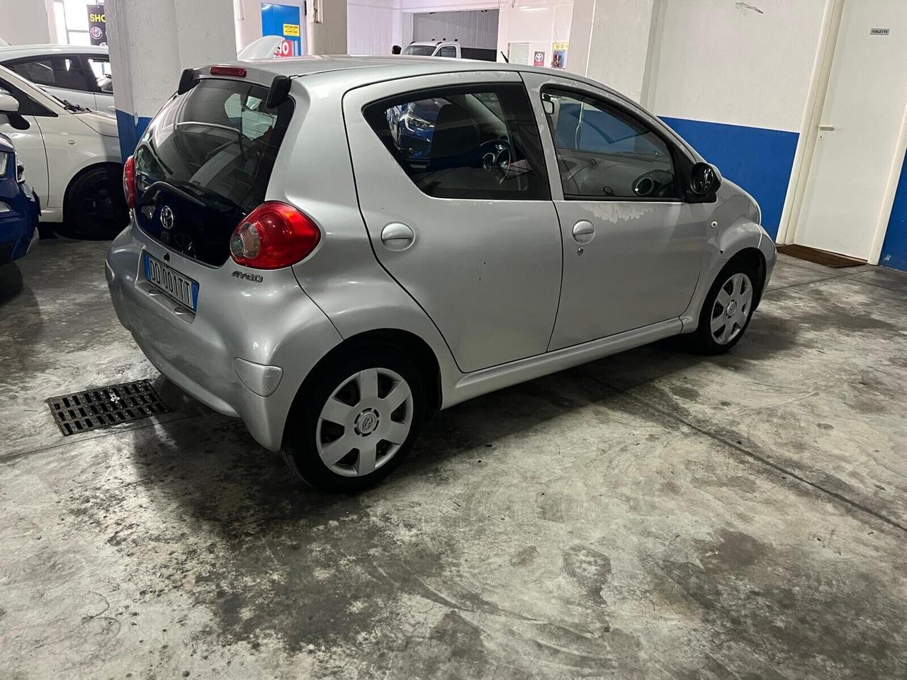 Toyota Aygo 1.0 12V VVT-i 5 porte Sol
