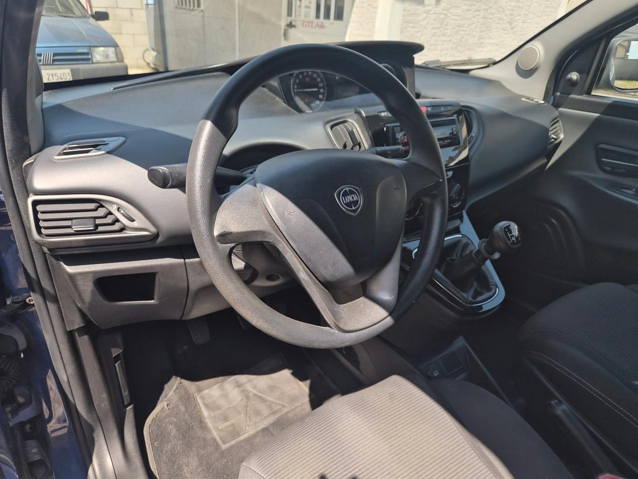 Lancia Ypsilon 1.2 69 CV 5 porte Mya