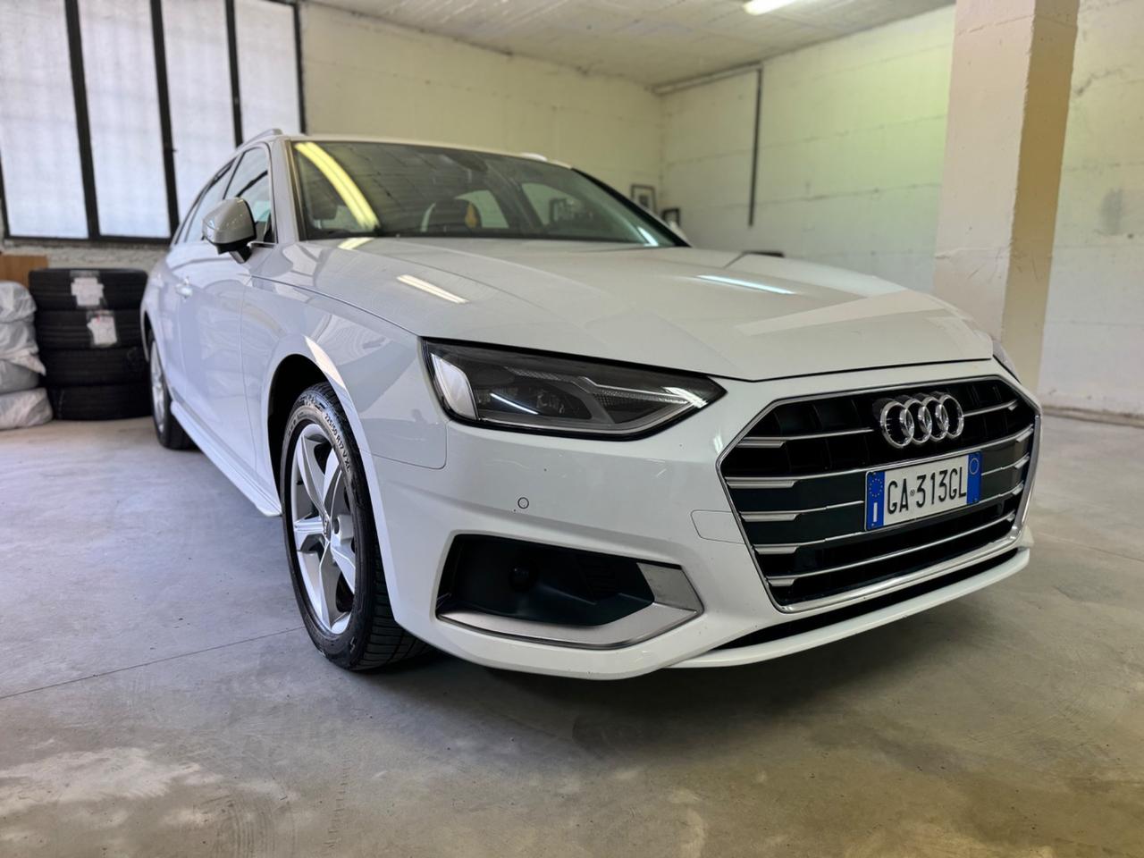 Audi A4 Avant 30 TDI/136 CV S tronic Business Advanced