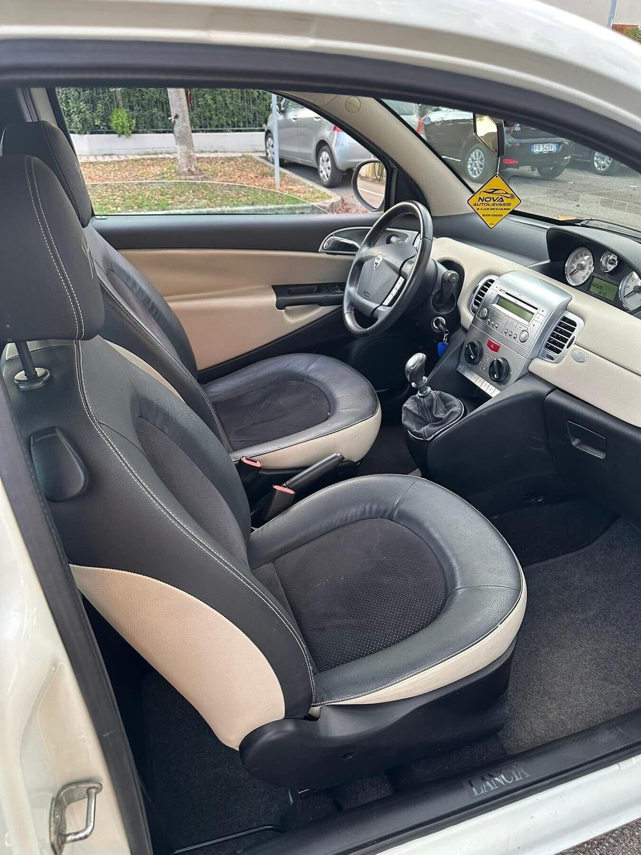 Lancia Ypsilon 1.4 New Oro Ecochic GPL