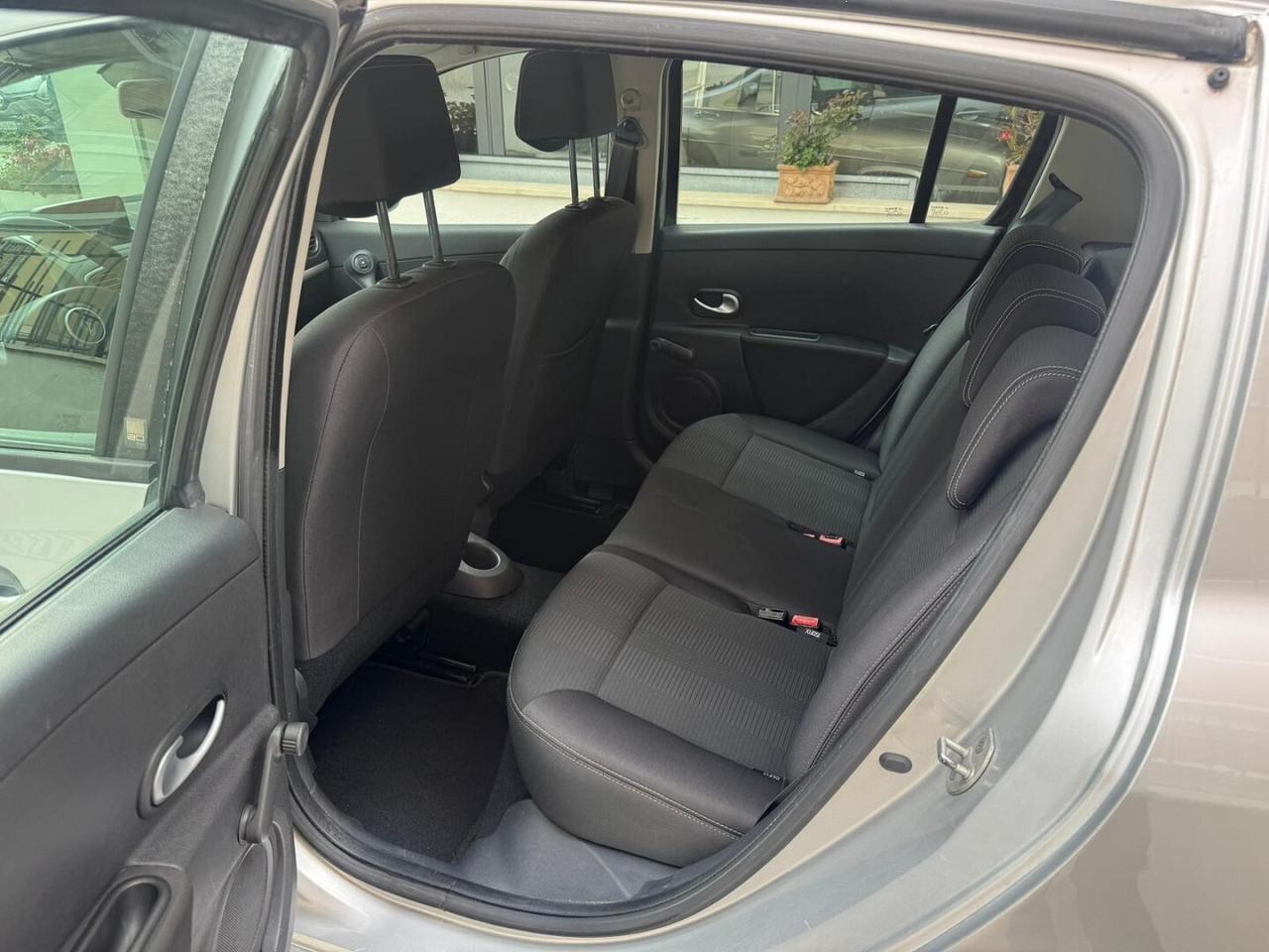 RENAULT Clio 1.2 16V TCE 100CV 5 porte Luxe GPL