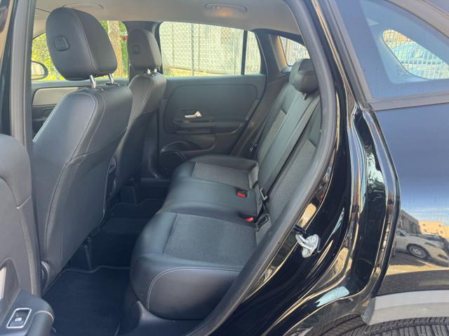 MERCEDES-BENZ GLA 180 d Automatic Business NAVI+RETR. SOLI KM. 41.200