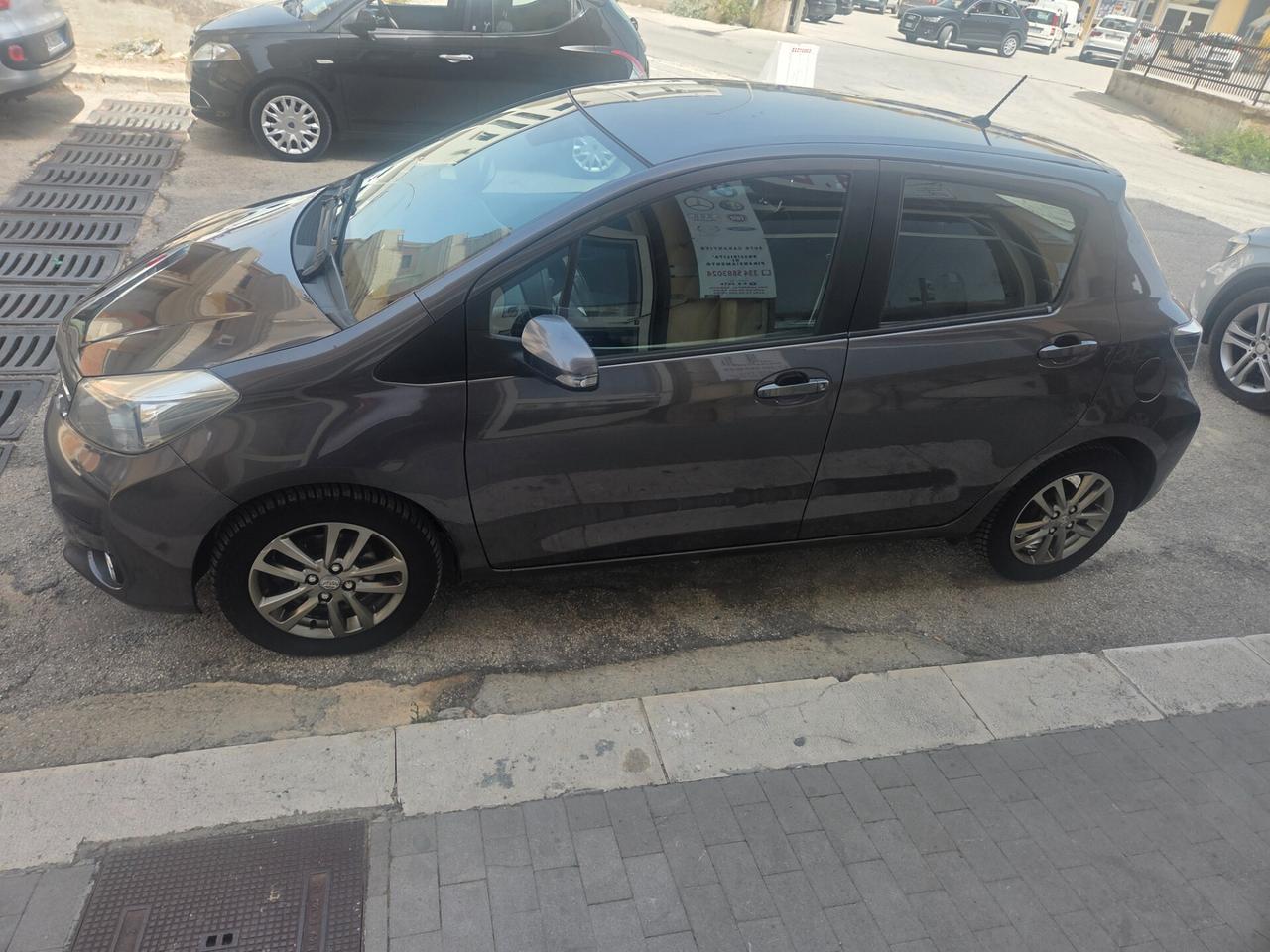 TOYOTA YARIS ANNO 2014 1.0 BENZINA 70 CV KM 90000 CERTIF