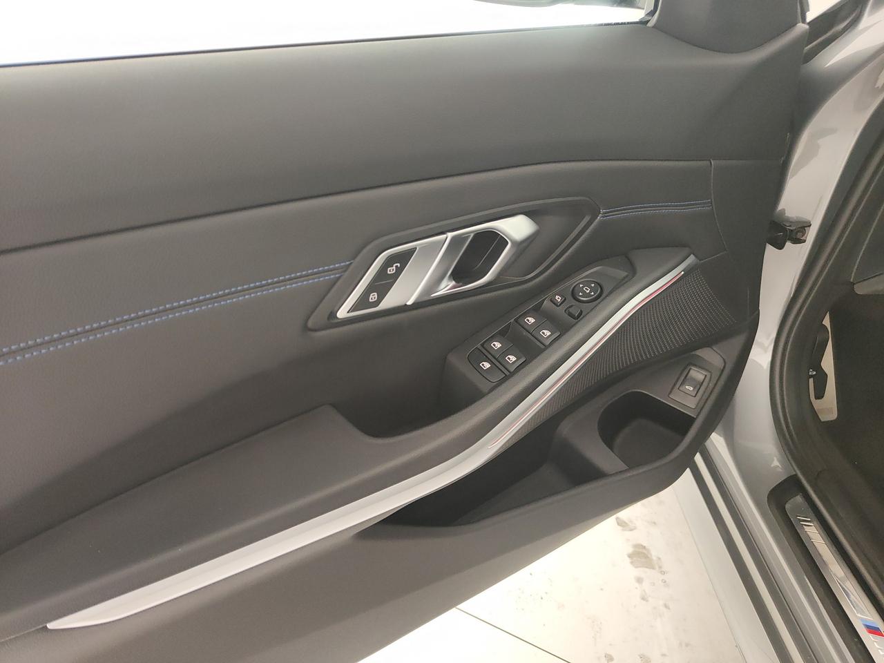 BMW 318d Touring mhev 48V MSport auto