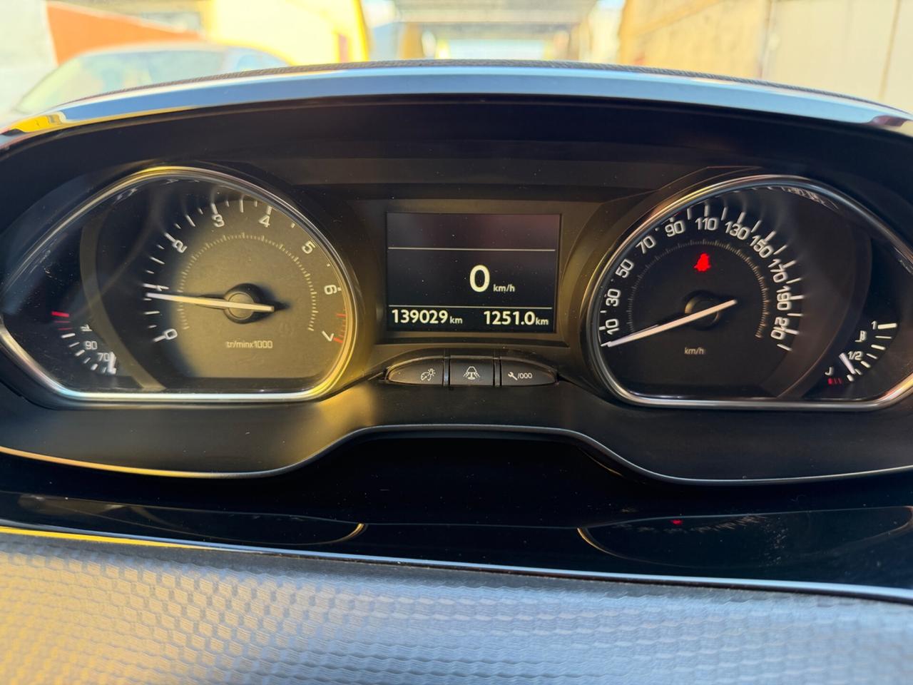 Peugeot 2008 PureTech Navigatore Pelle Xenon