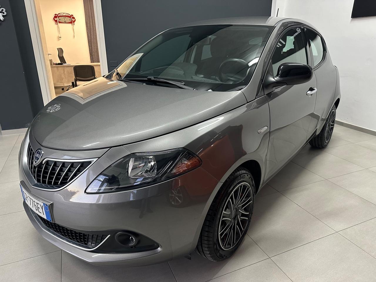 Lancia Ypsilon 1.0 FireFly 5 porte S&S Hybrid Alberta Ferretti