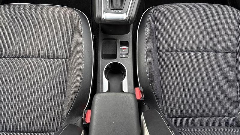 Renault Captur 1.6 E-Tech hybrid Techno Fast Track 145cv auto