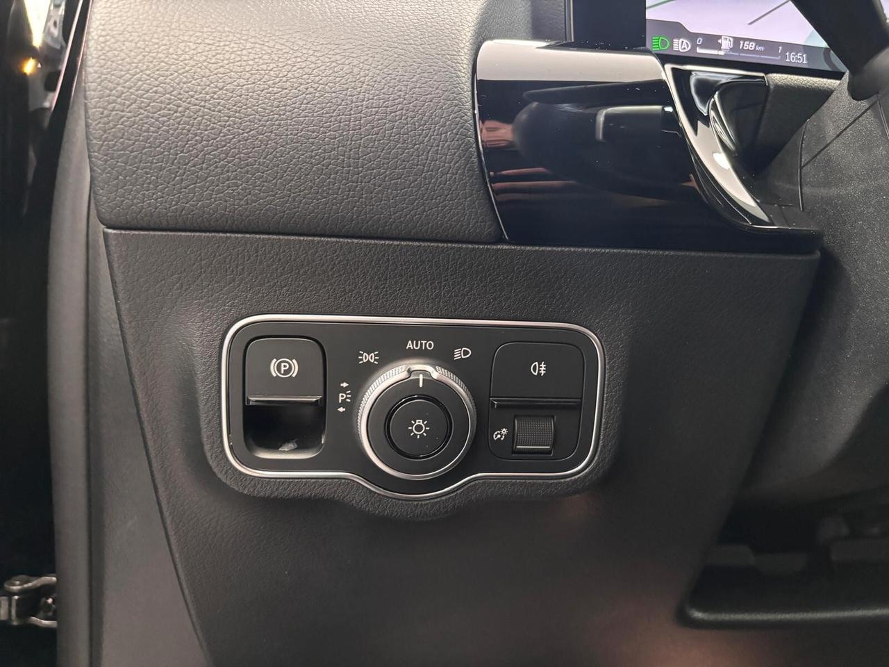 MERCEDES-BENZ GLA 200D PREMIUM AMG LE-NAVI-TETTO