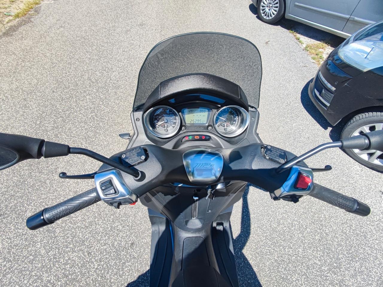 Piaggio MP3 300 MP3 300 IE ABS HPE