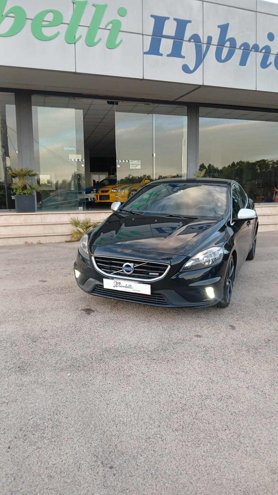 Volvo V40 D2 1.6 Powershift R-design Momentum
