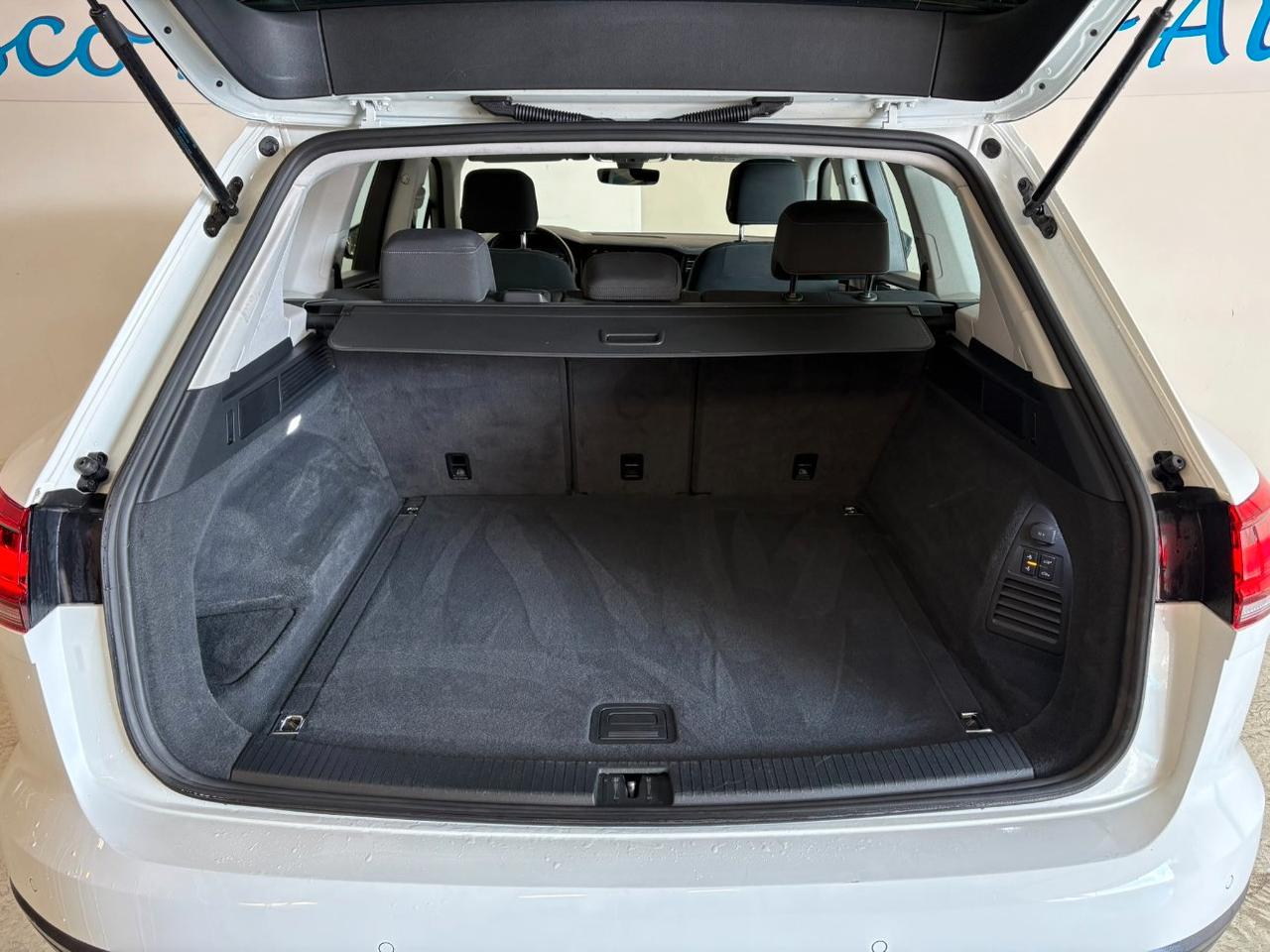 VOLKSWAGEN Touareg 3.0 V6 TDI 286 CV SCR Style