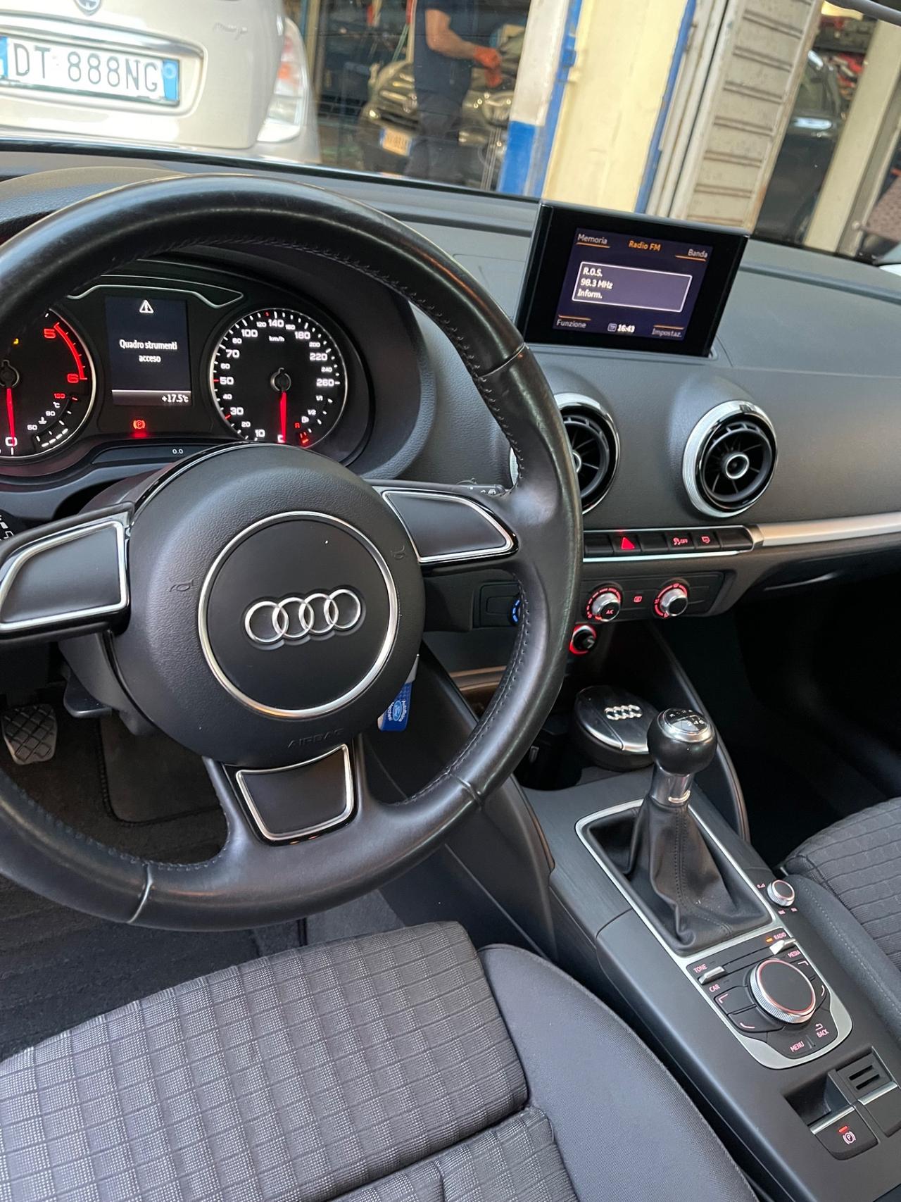 Audi A3 SPB 1.6 TDI 105 CV CR Ambition