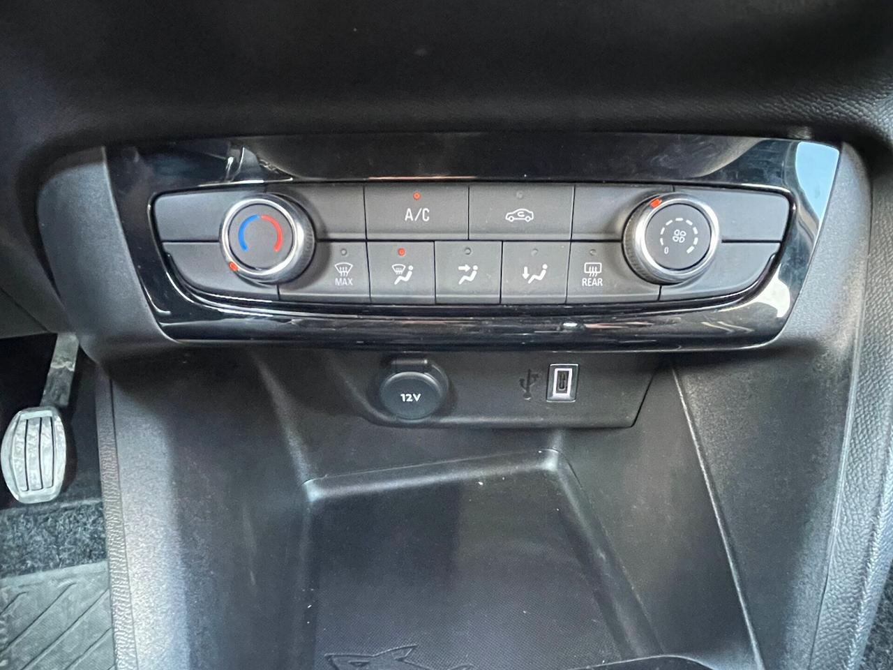 Opel Corsa 1.2 GS LINE 2024