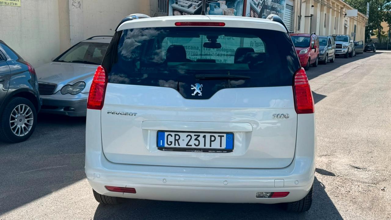 Peugeot 5008 1.6 HDi 115CV Business