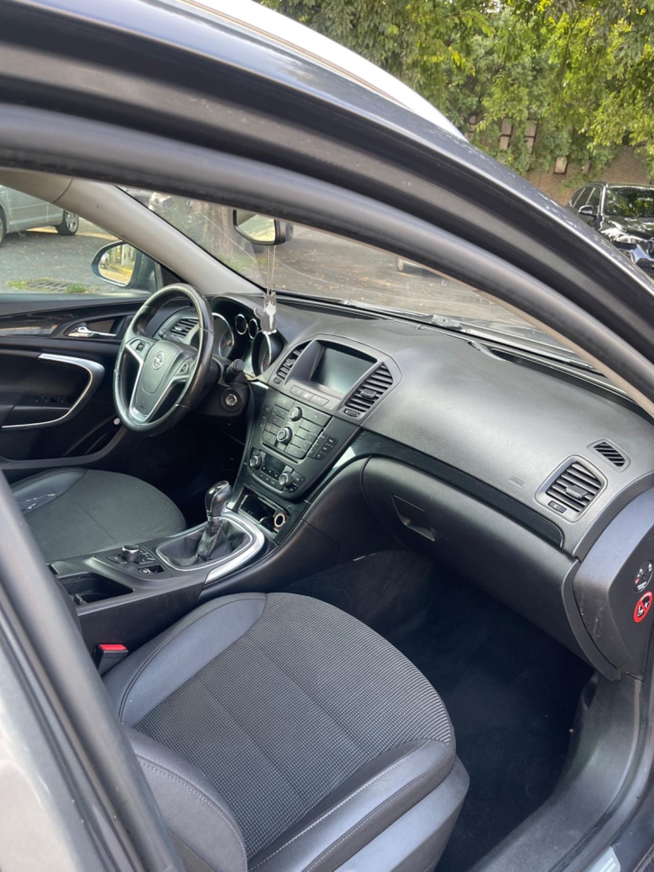 Opel Insignia 2.0 CDTI Sports Tourer Cosmo 2011