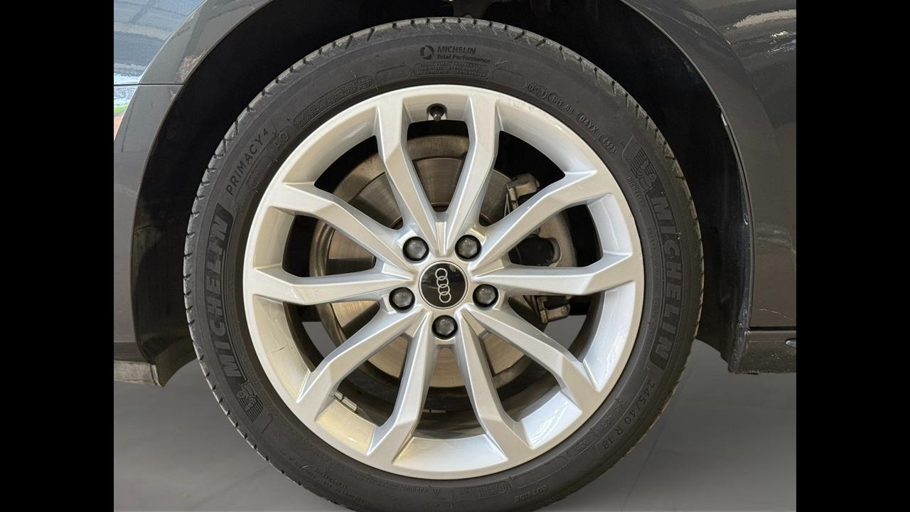 Audi A4 AVANT 30 TDI S TRONIC