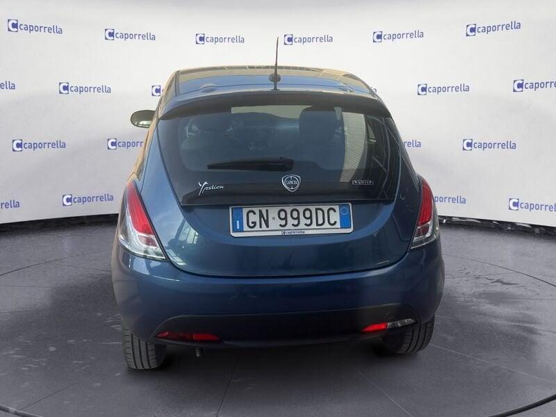 Lancia Ypsilon 1.0 FireFly 5 porte S&S Hybrid Silver