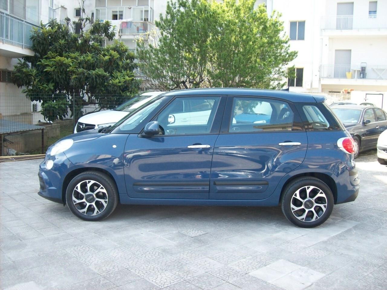 Fiat 500L 1.3 Multijet 95CV Business Navy