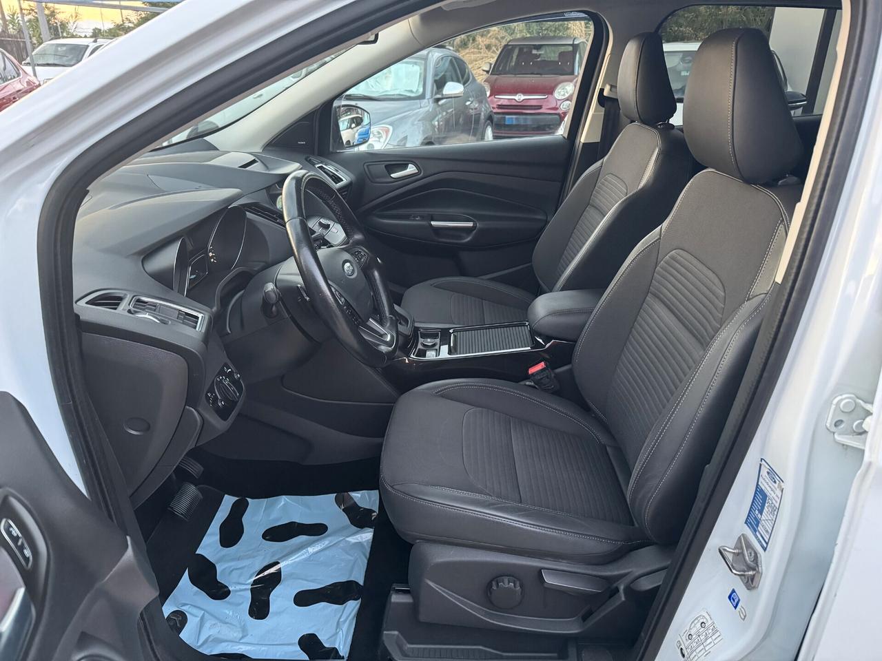 Ford Kuga 1.5 TDCI 120 CV S&S 2WD Powershift Titanium