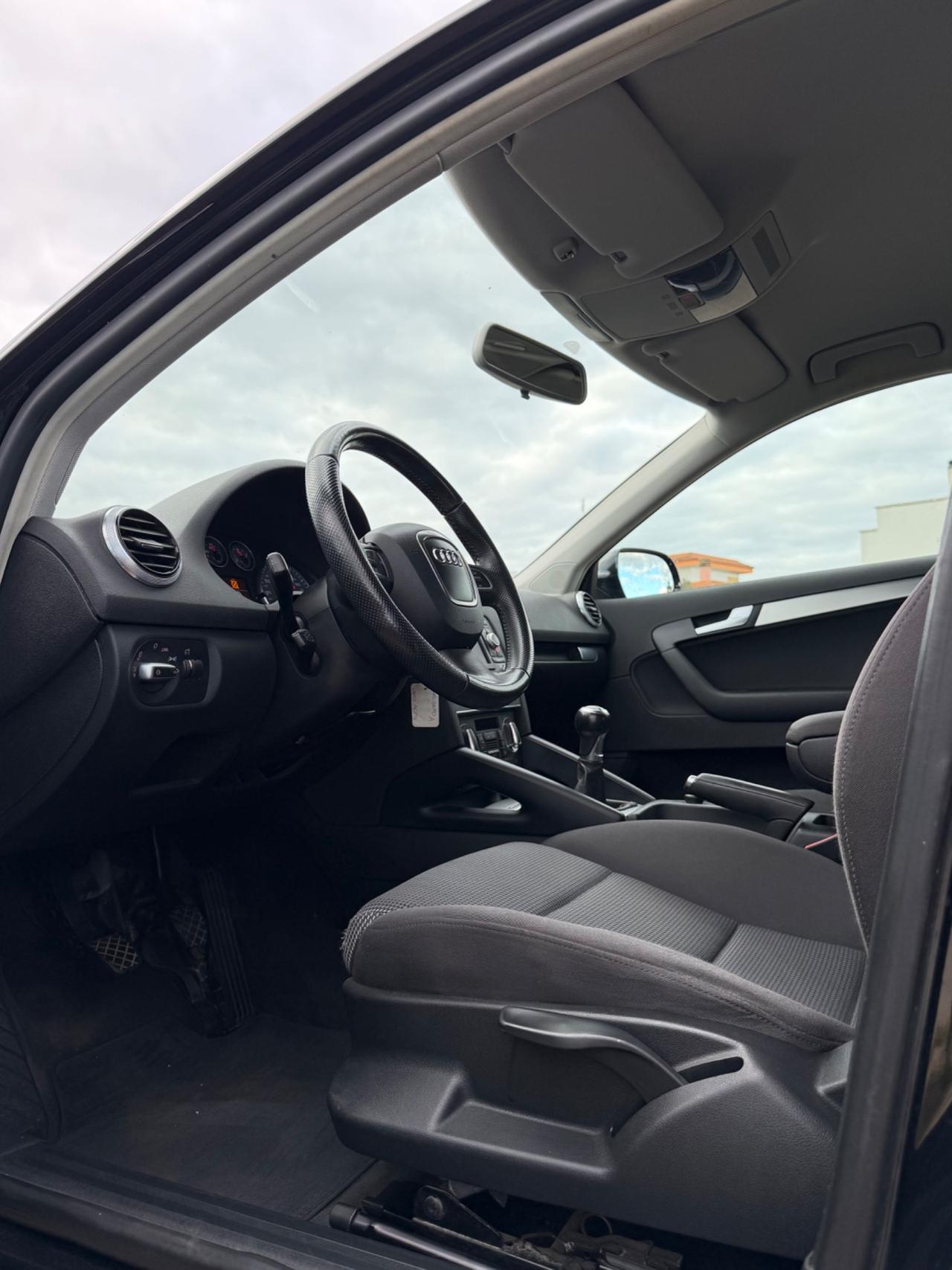 Audi A3 SPB 1.6 TDI 105 CV CR Attraction