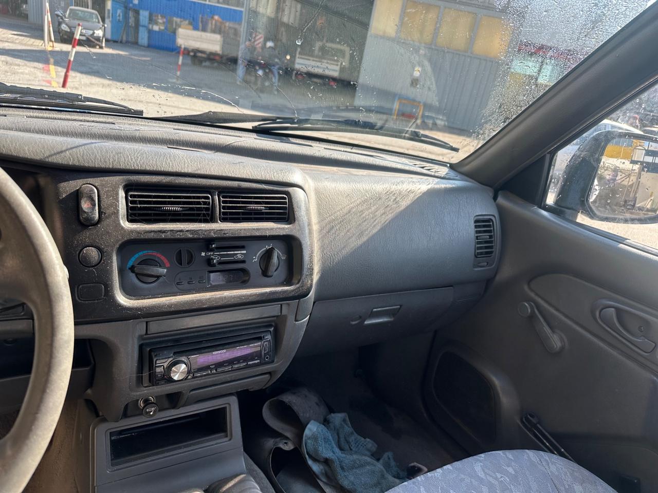 Mitsubishi L200 2.5 TDI 4WD Club Cab Pick-up GLS