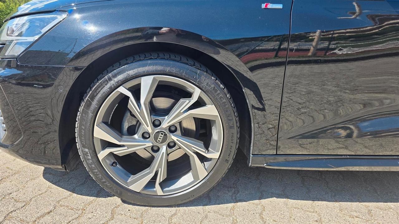 Audi A3 SPB 30 TDI S line edition