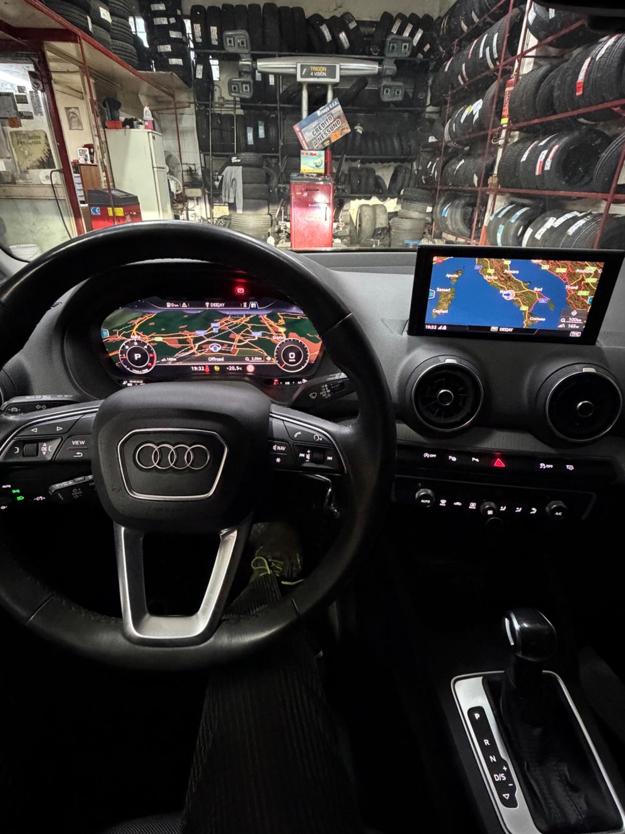Audi Q2 35 TDI S tronic COCKPIT 18 MATRIX