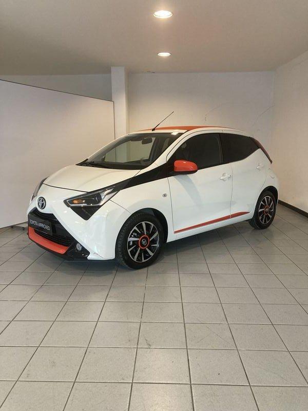 Toyota Aygo 1.0 VVT-i 72 CV 5 porte x-wave orange