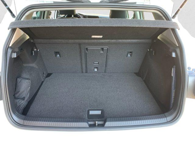 VOLKSWAGEN Golf 1.0 eTSI EVO DSG Life