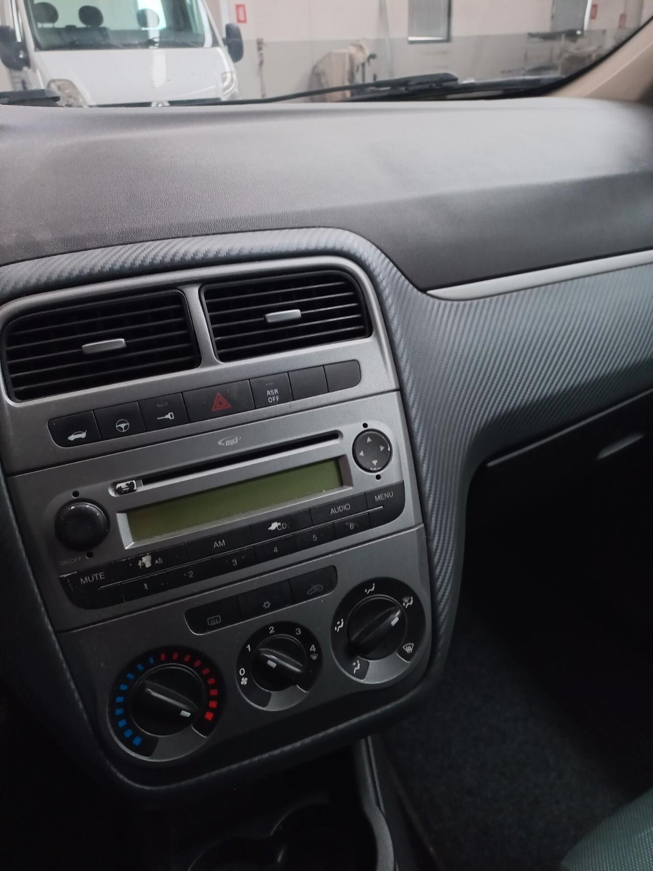 Fiat Grande Punto 1.3 MJT 75 CV 5 porte Dynamic