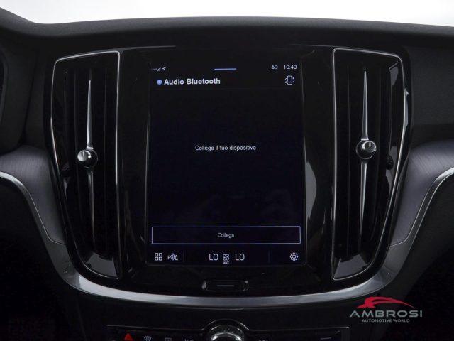 VOLVO V60 B4 (d) automatico Essential