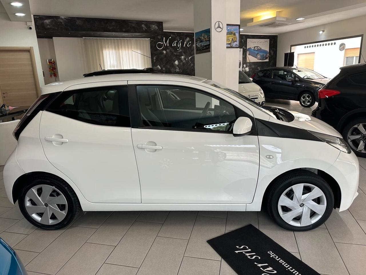 Toyota Aygo 1.0 VVT-i 69 CV 5 porte x-wave