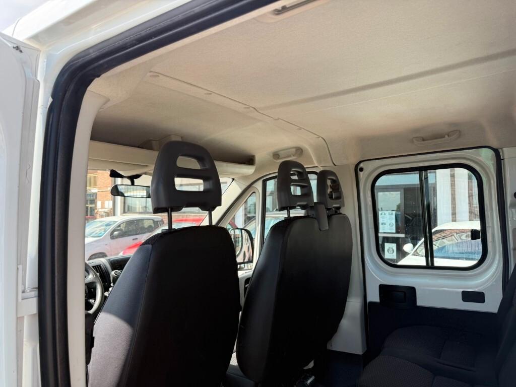 Peugeot Boxer 335 2.2 BlueHDi 140 S&S PM-DC Cabinato