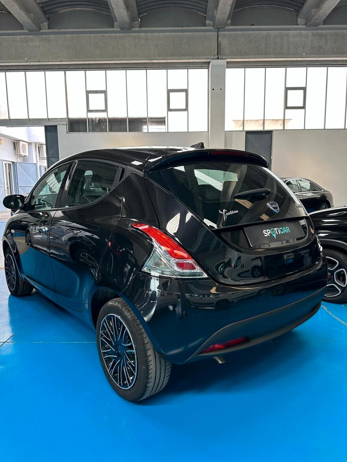 LANCIA YPSILON Gold 1.0 70 CV 2023