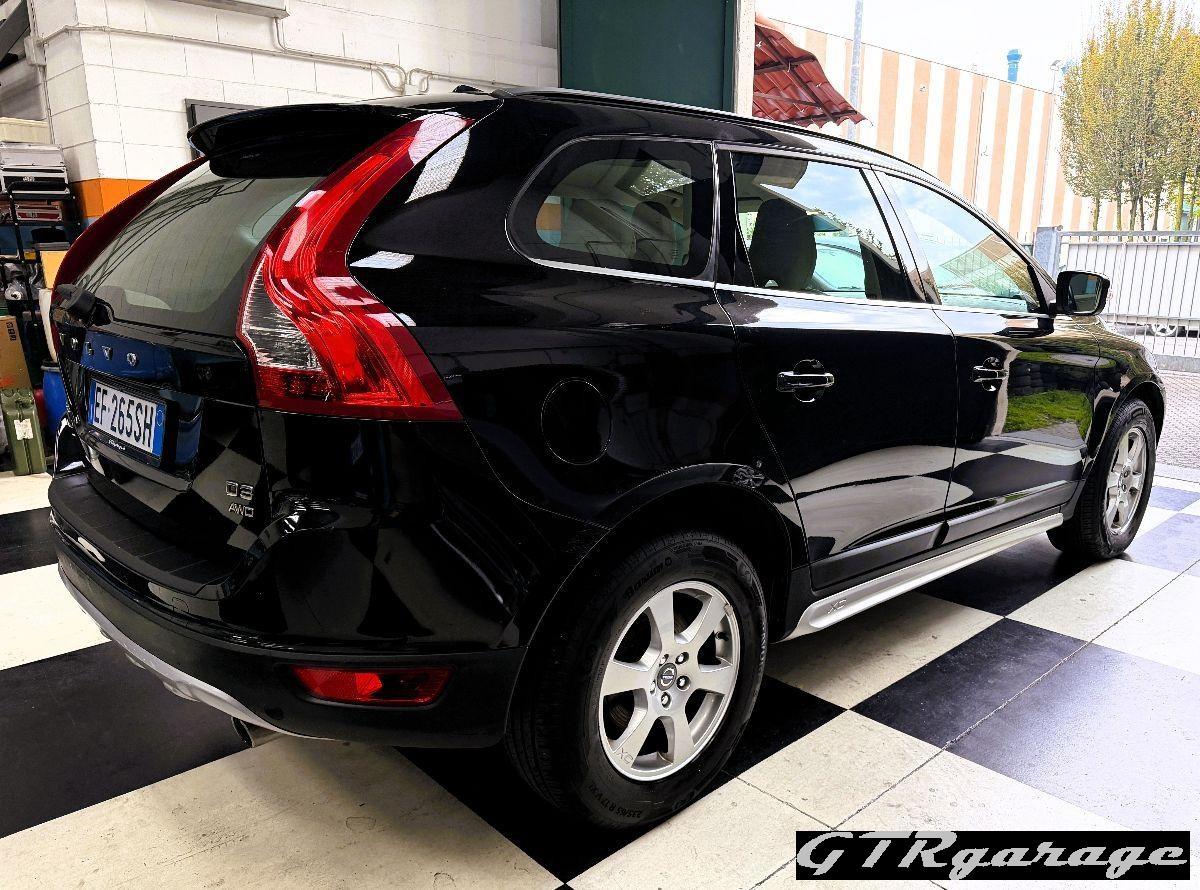 VOLVO - XC60 - D3 AWD Geartronic Momentum