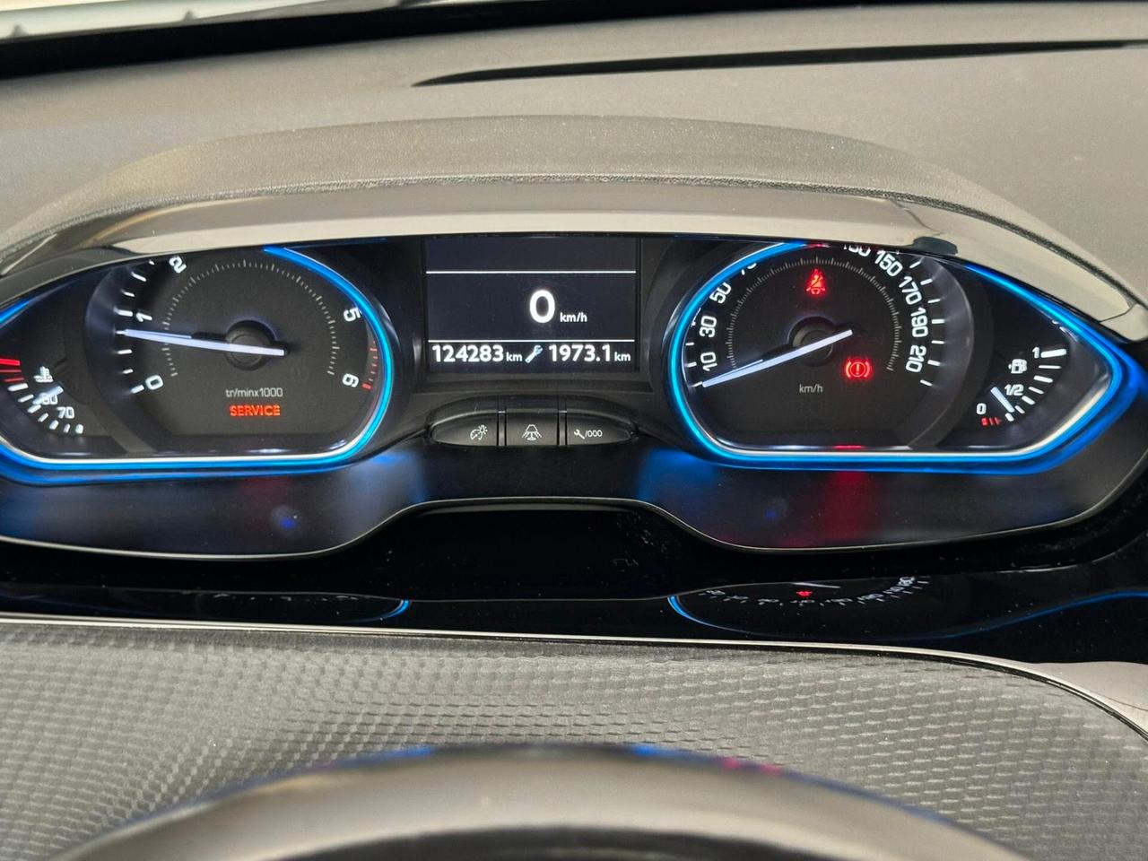 PEUGEOT 2008 1.6 HDI ALLURE TETTO+NAVI+CERCHI