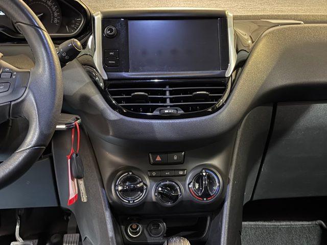 PEUGEOT 208 1.2 PureTech 82CV 5P. Signature