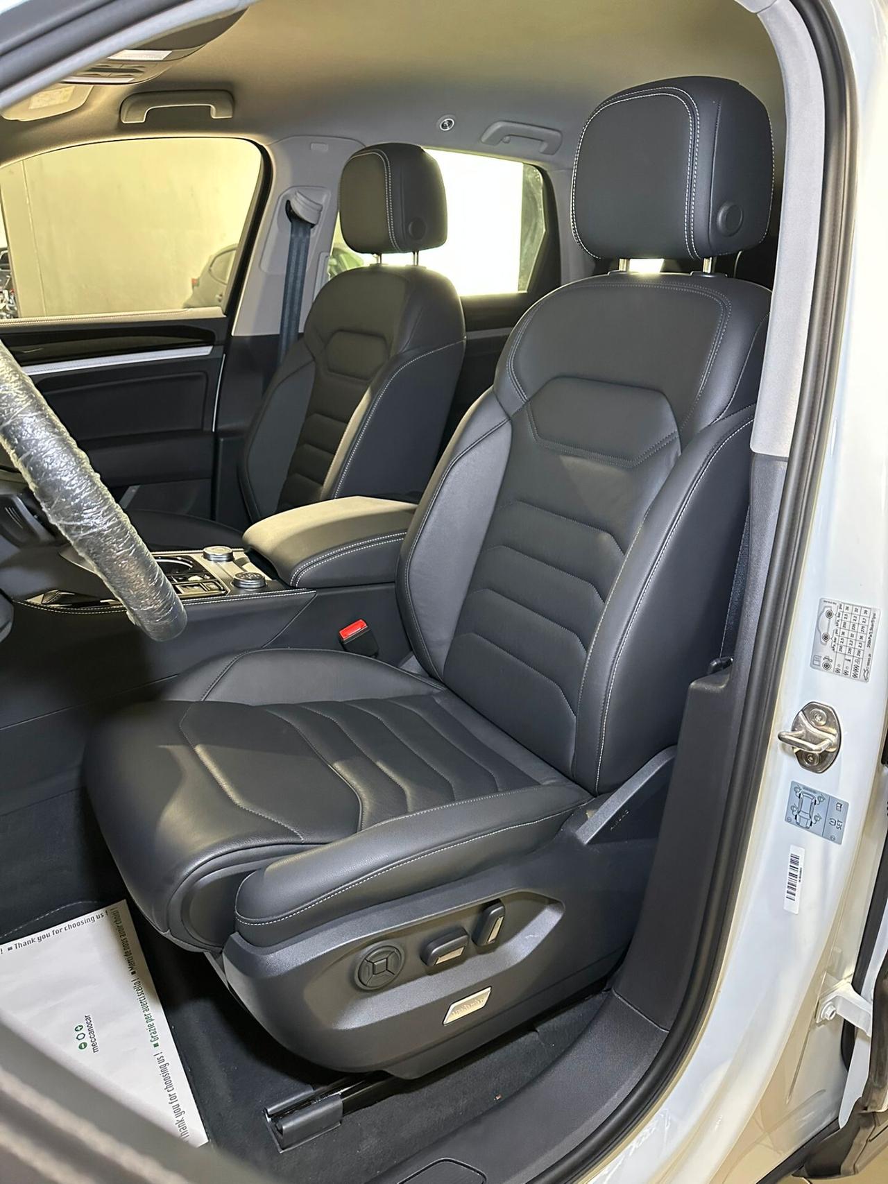 Volkswagen Touareg 3.0 V6 3.0 tdi TIPTRONIC 4MOTION