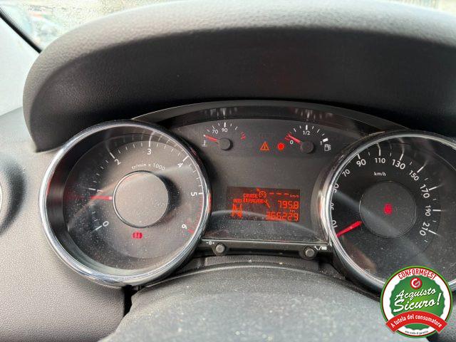 PEUGEOT 5008 1.6 e-HDi 115CV Stop&Start cambio robotizzato Allu