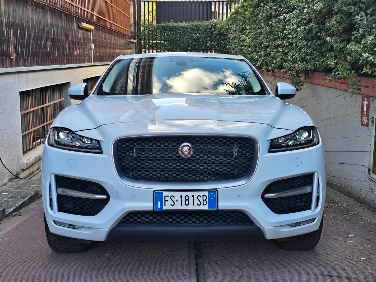 Jaguar F-Pace 3.0 D V6 300 CV AWD aut. R-Sport