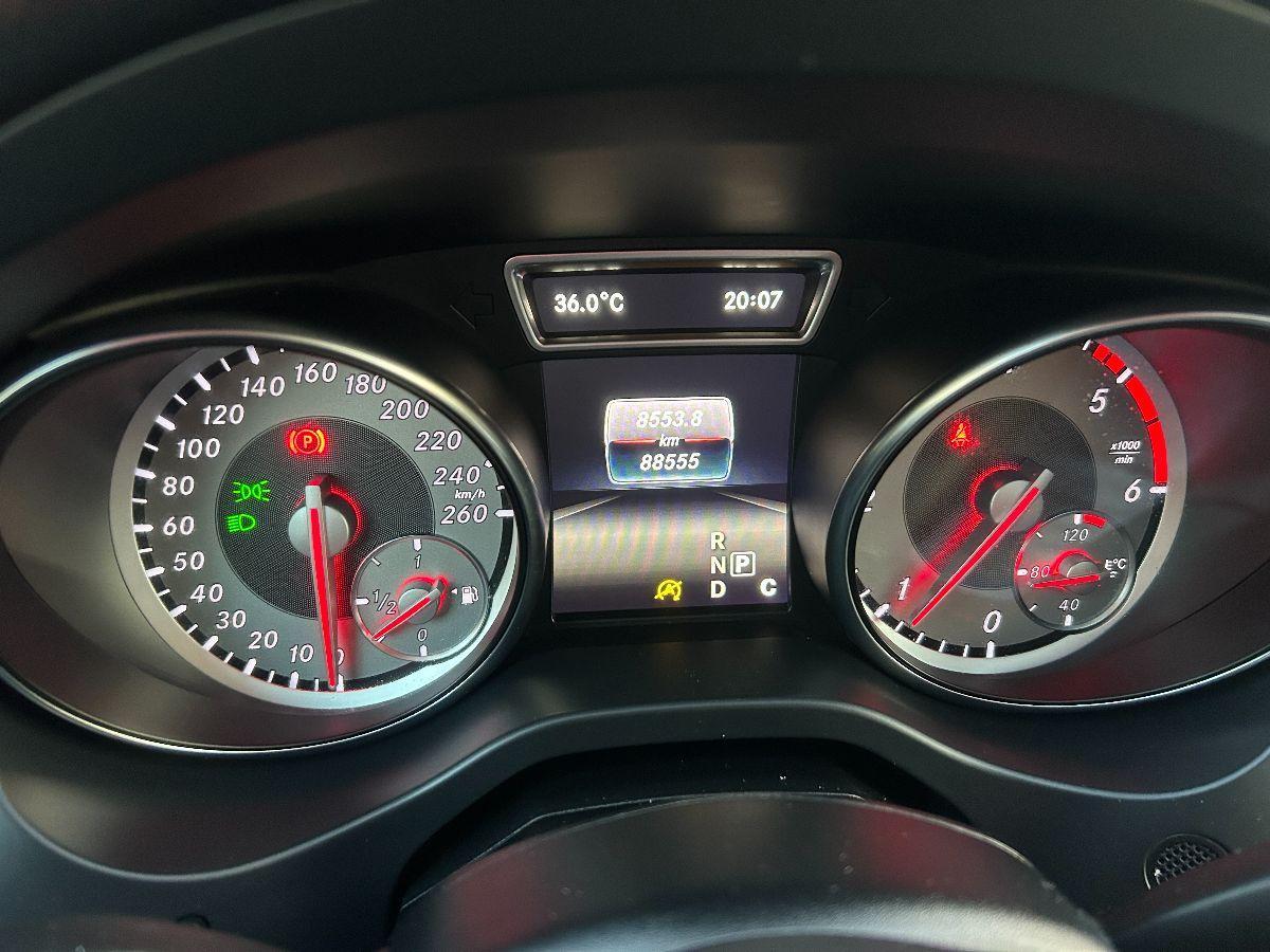 MERCEDES - Classe GLA - GLA 200 d Automatic 4Matic Premium TETTO