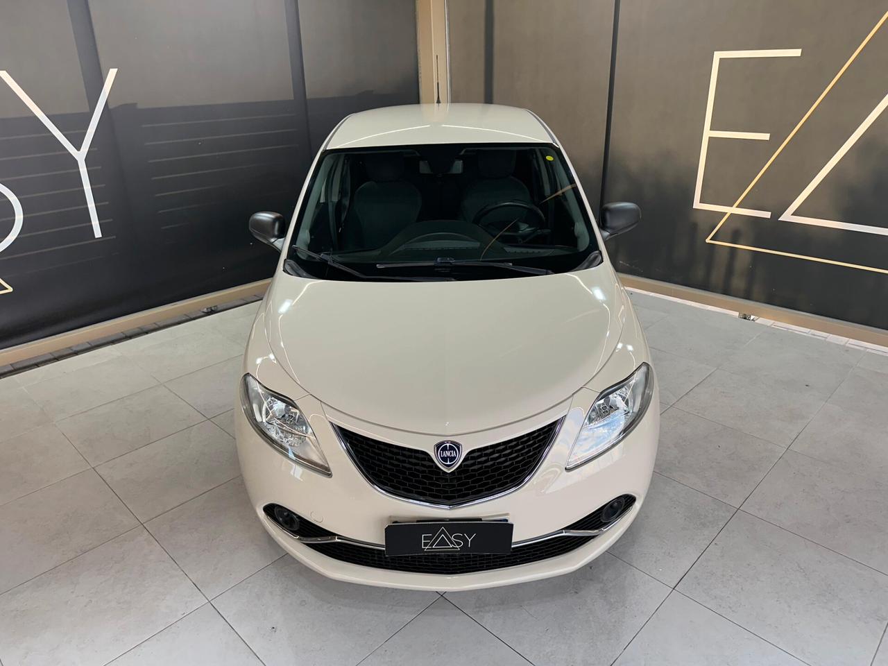 Lancia Ypsilon 1.2 69 CV 5 porte Silver