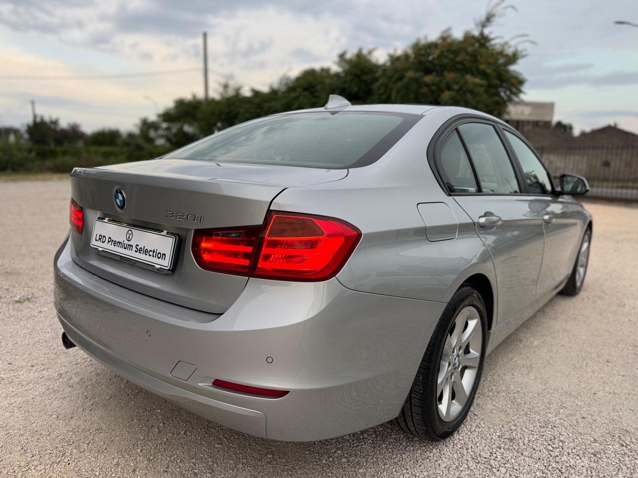 Bmw 320i Berlina 184cv Manuale Auto Pari al Nuovo