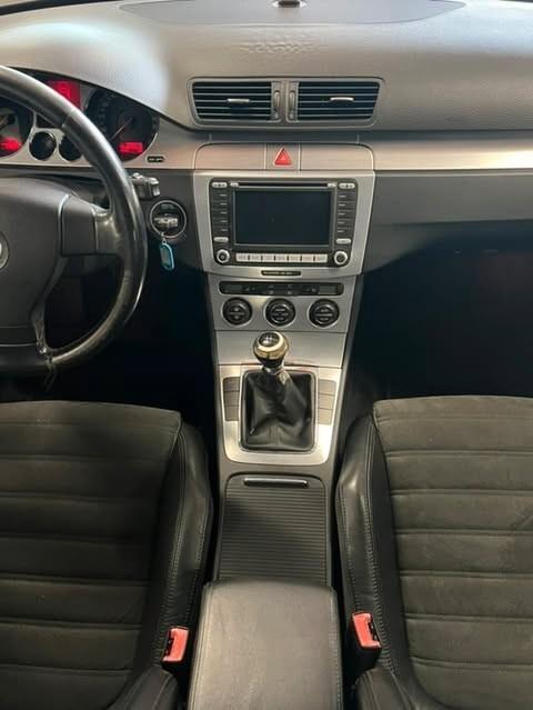 Volkswagen Passat VW Passat 2.0 TDI Highline 140PS Neopatentati