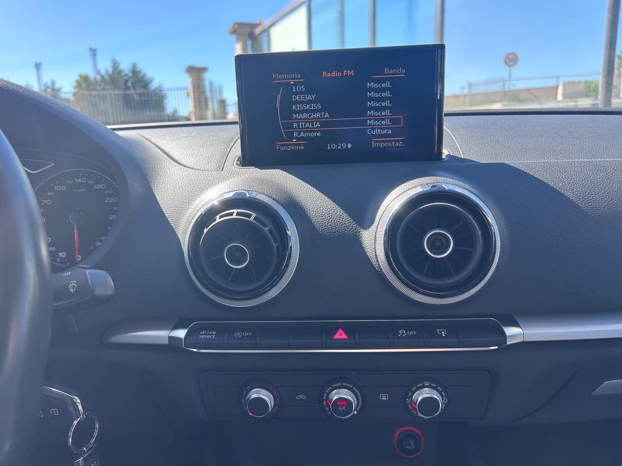 Audi A3 Sedan 2.0 TDI clean diesel Ambition