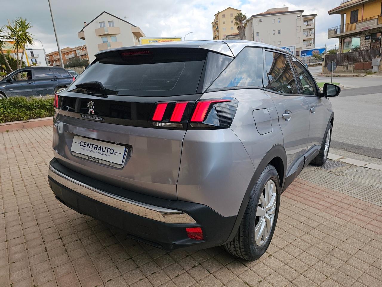 Peugeot 3008 BlueHDi 130 S&S EAT8 Business