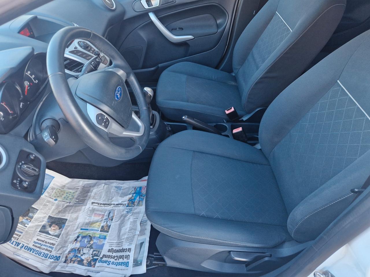Ford Fiesta Ikon 1.4 TDCi 70CV 5 porte